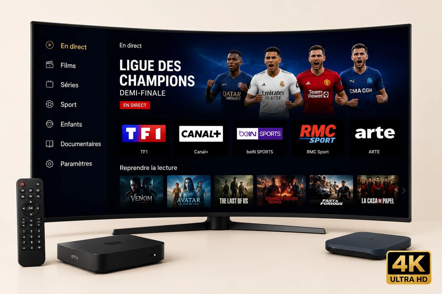 Téléviseur affichant une interface de streaming sportive avec des joueurs de football et les logos de chaînes TF1, Canal+, beIN Sports, RMC Sport et Arte